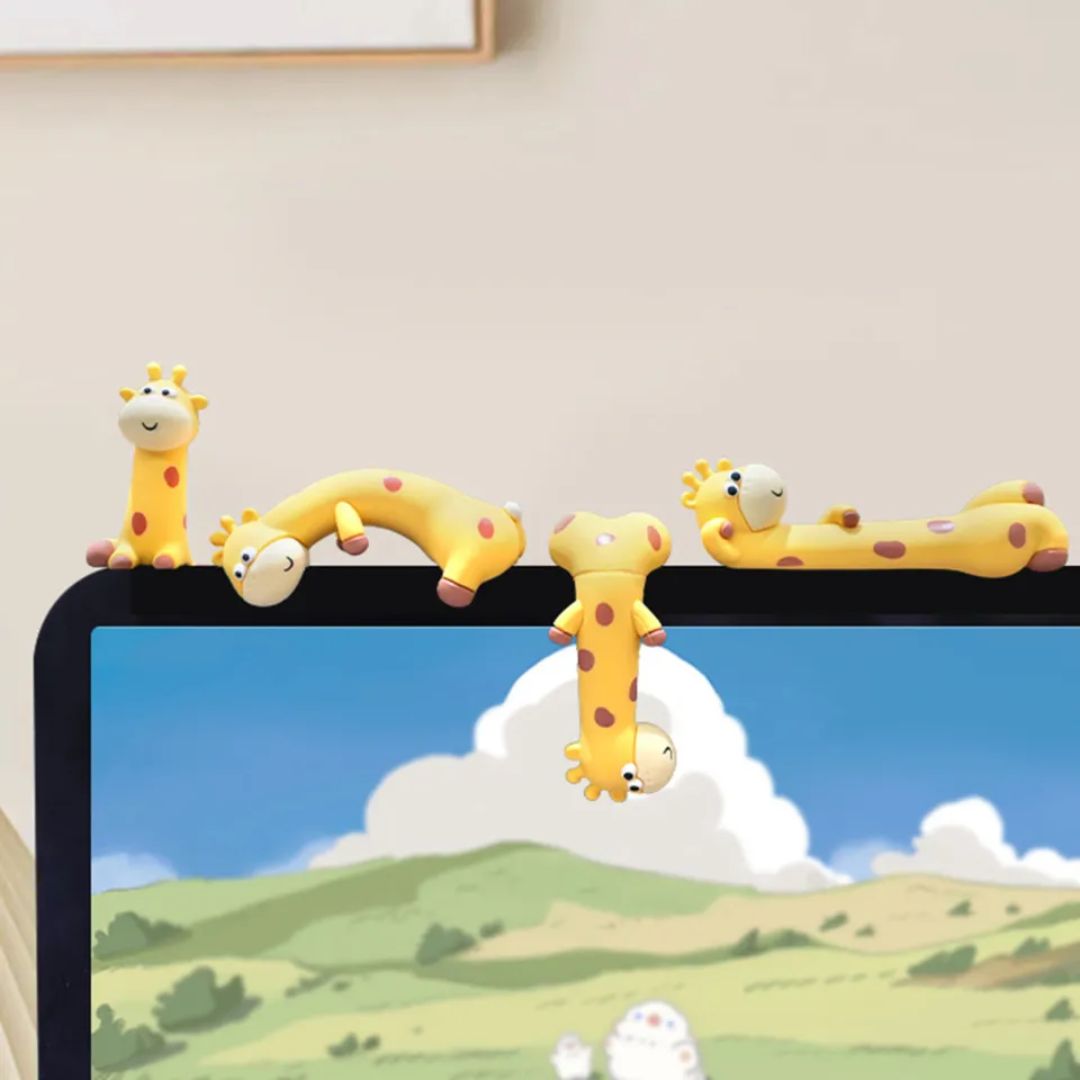 Eye-catching Giraffe-shaped Small Figurines