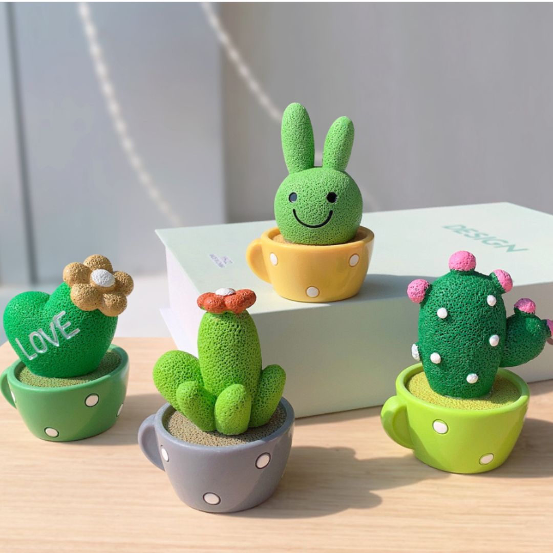 4PCS Mini Resin Cactus Plant Decoration Set