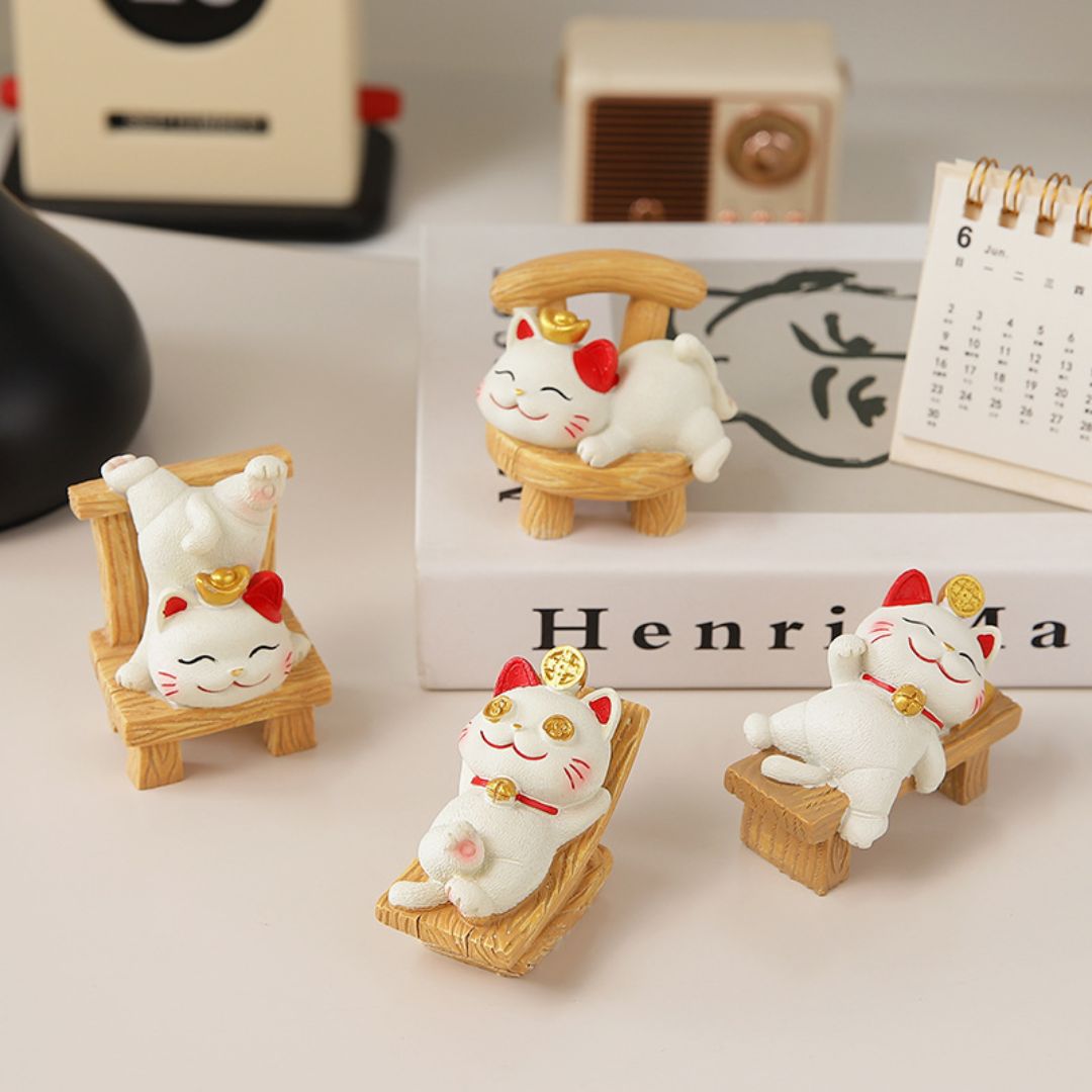 Fortune Cute Resin Cat On Chair Desk Decor