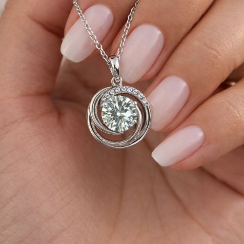 Luxury Diamond Pendant Necklace for Women
