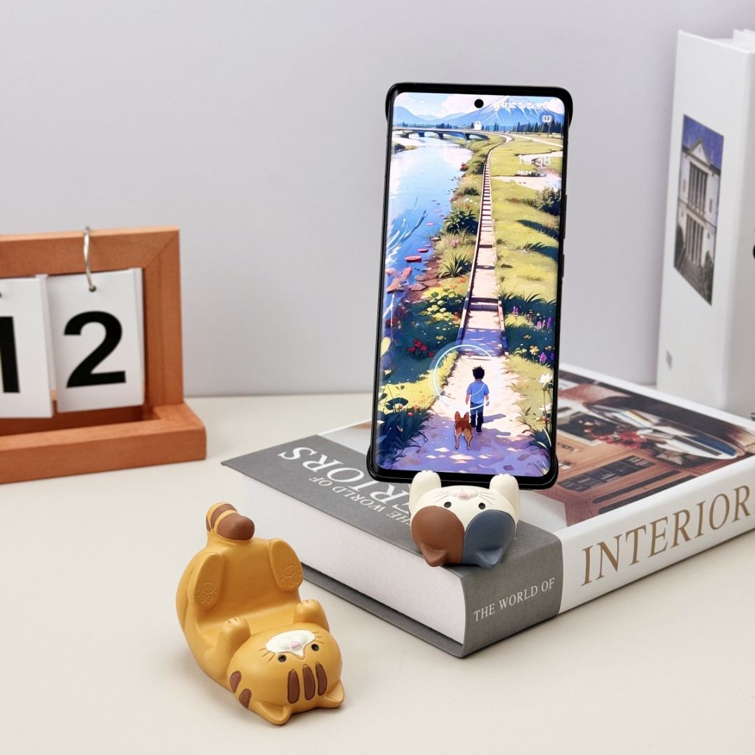 Cute Cat Desk Organizer with Phone Stand