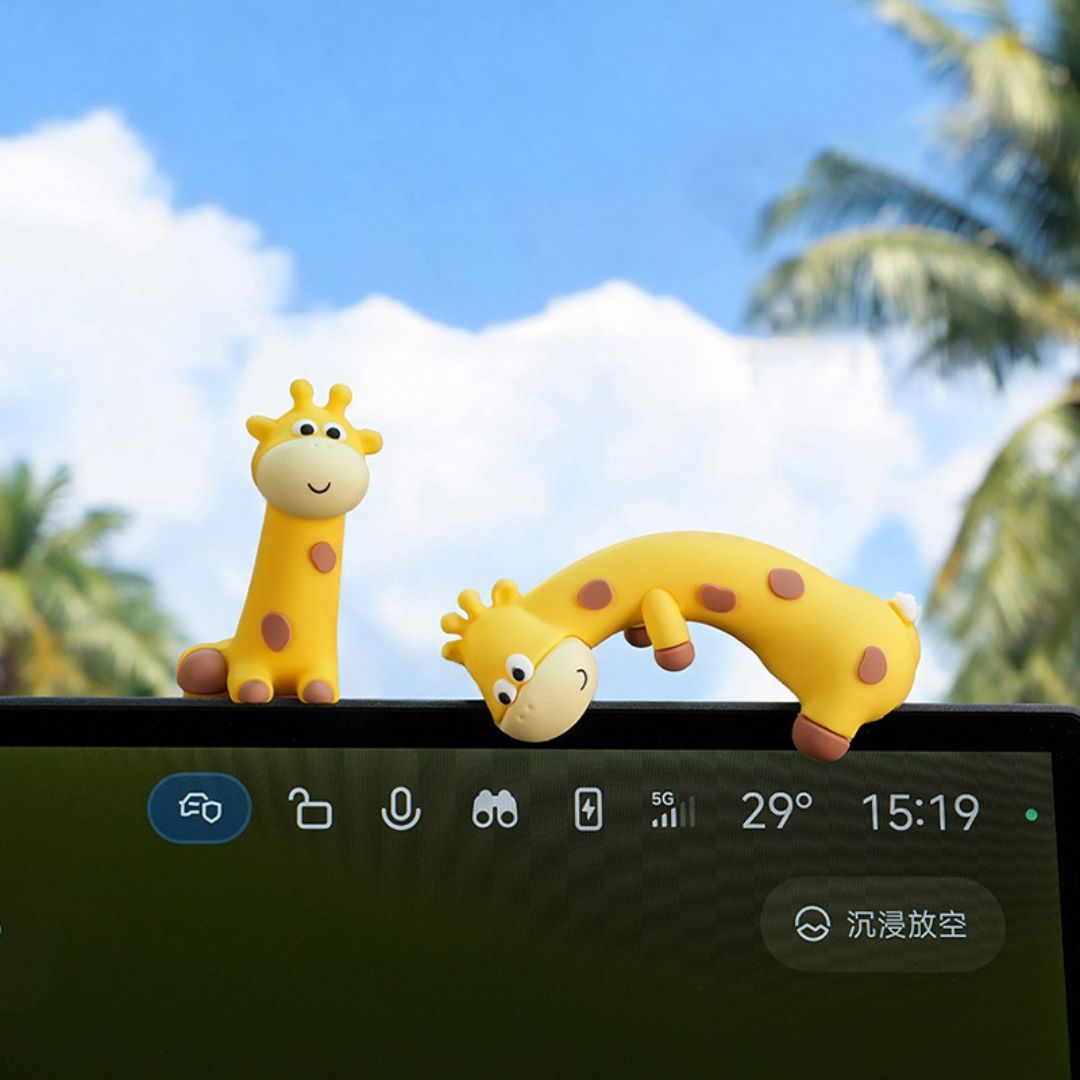 Eye-catching Giraffe-shaped Small Figurines