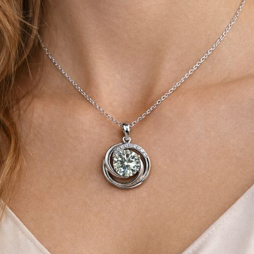 Luxury Diamond Pendant Necklace for Women