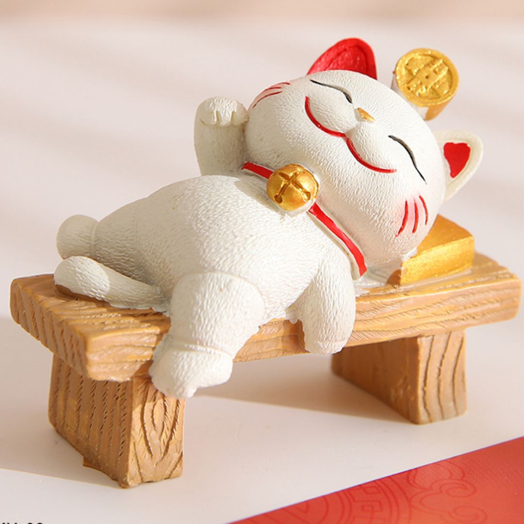 Fortune Cute Resin Cat On Chair Desk Decor